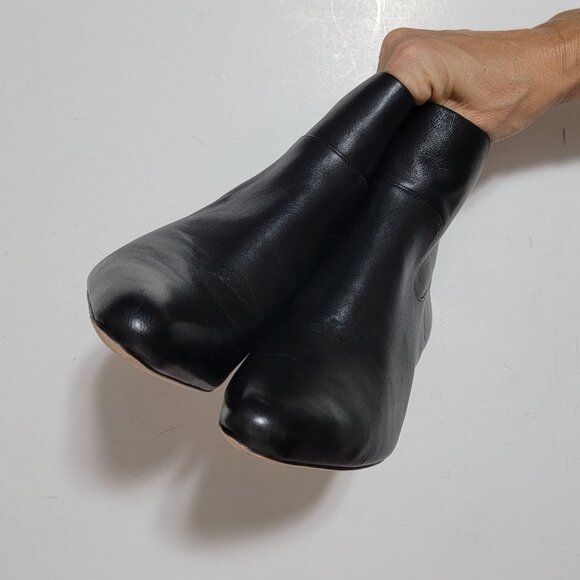 NEW Vince Hilda Ankle Boots Womens 7 Black Minimalist Chic Designer Simple - Picture 6 of 10